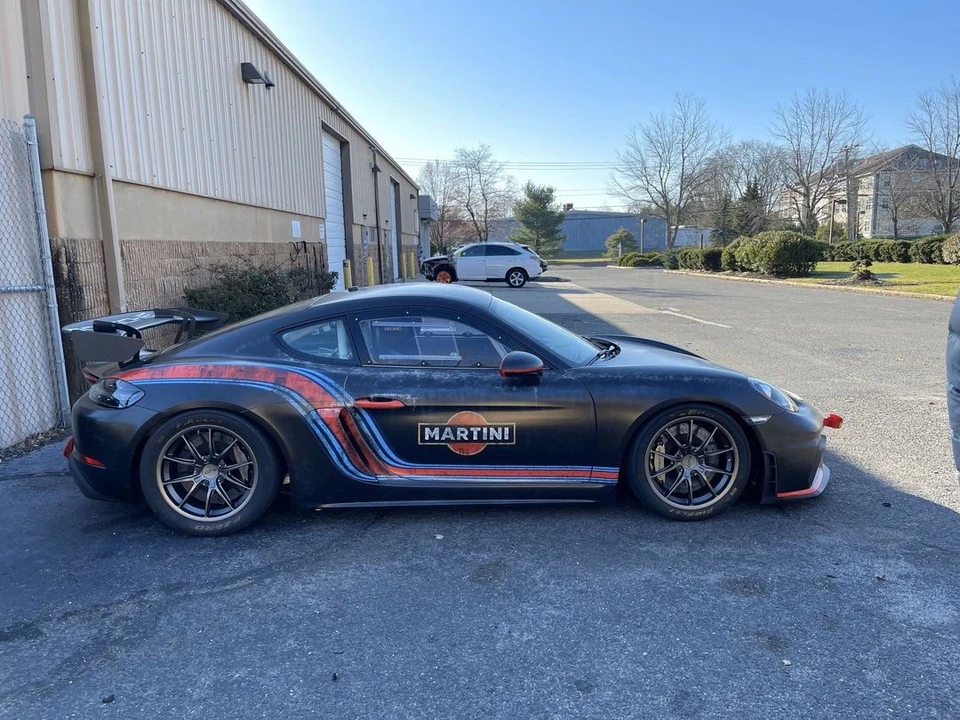2020 Porsche 718 Cayman GT4 - Image 3 of 5