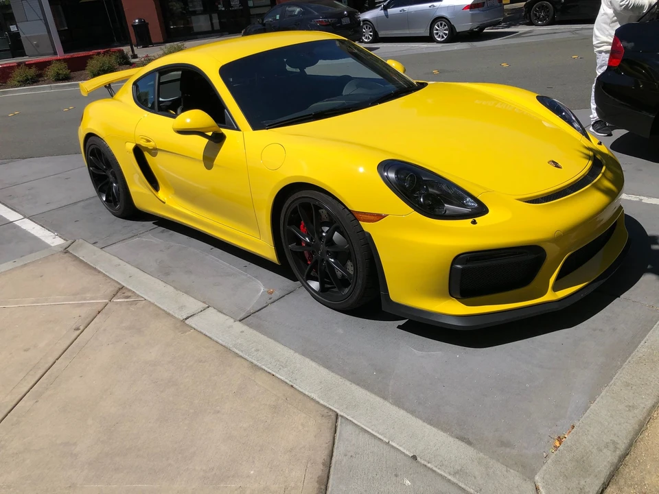 2016 Porsche 981 Cayman GT4 - Image 2 of 11