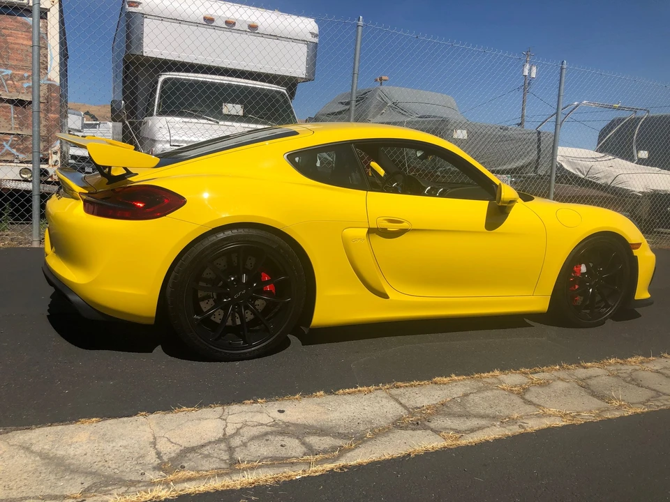 2016 Porsche 981 Cayman GT4 - Image 8 of 11