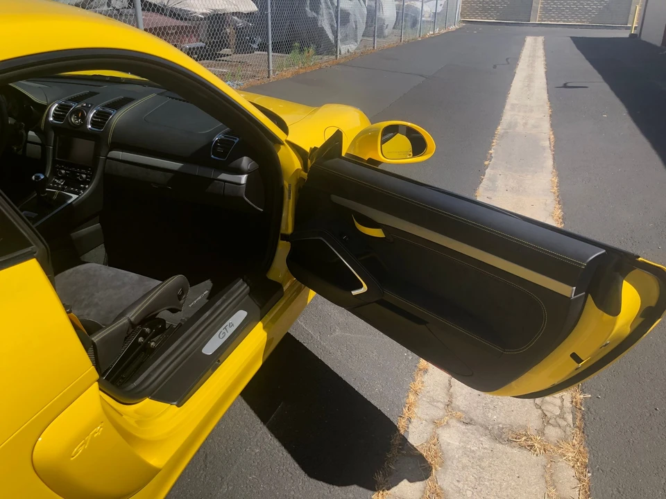 2016 Porsche 981 Cayman GT4 - Image 9 of 11