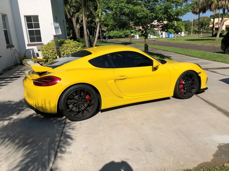 2016 Porsche 981 Cayman GT4 - Image 8 of 22