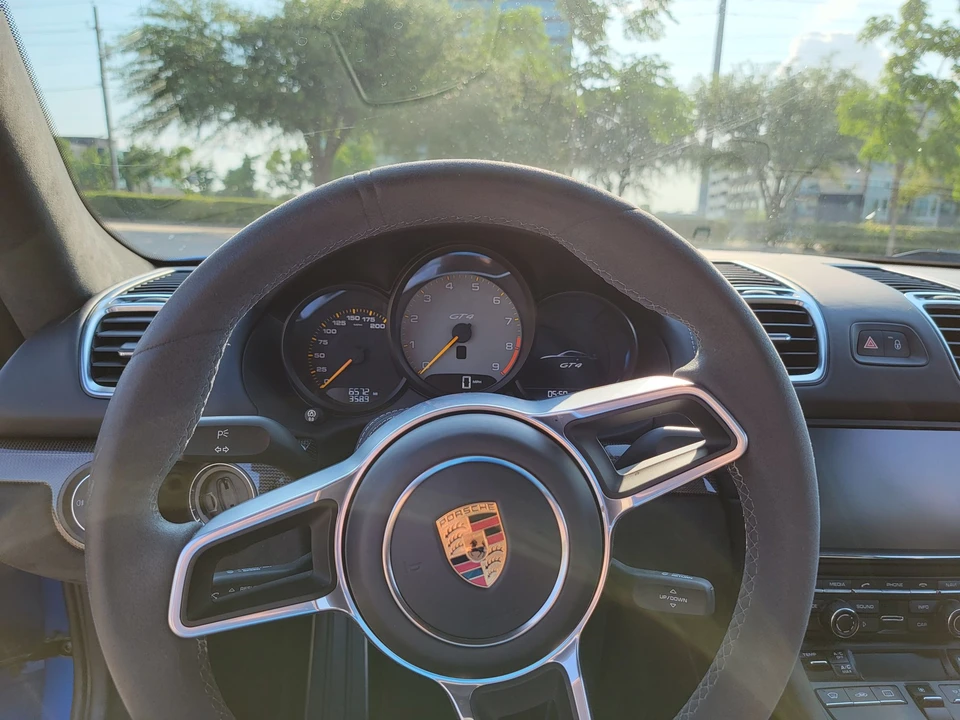 2016 Porsche 981 Cayman GT4 - Image 5 of 14