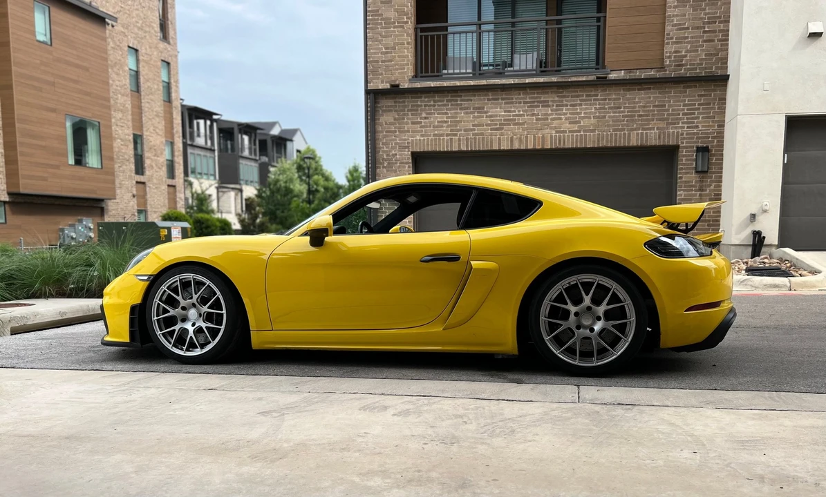2021 Porsche 718 Cayman GT4 - Image 2 of 18