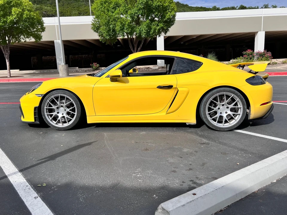 2021 Porsche 718 Cayman GT4 - Image 3 of 18