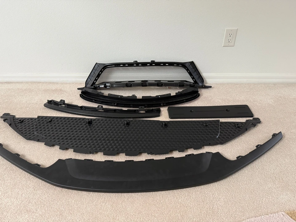 Parts & Memorabilia Bodywork - Image 2 of 5
