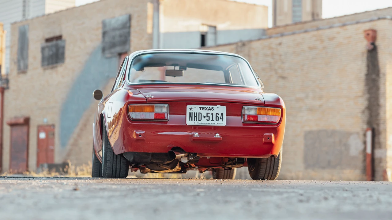 1974 Alfa Romeo 2000 GT Veloce - Image 30 of 31