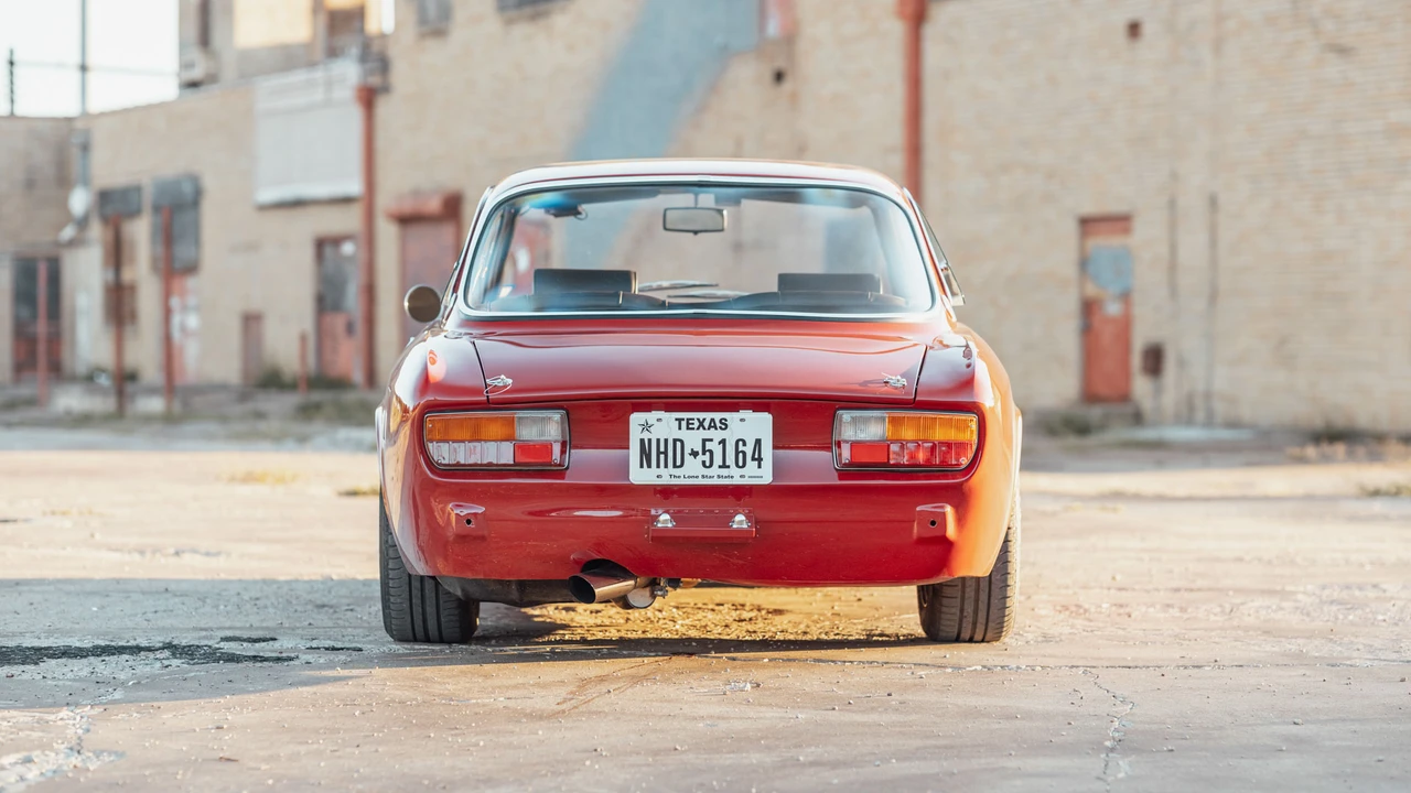 1974 Alfa Romeo 2000 GT Veloce - Image 27 of 31