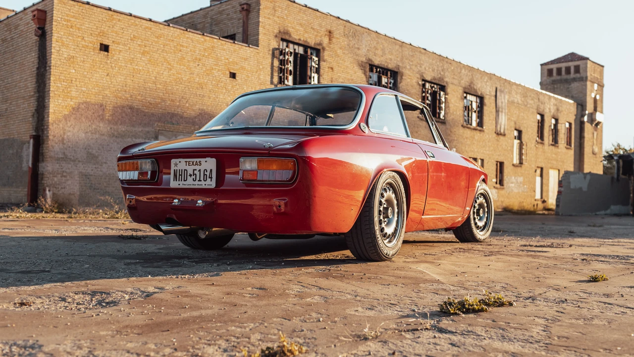 1974 Alfa Romeo 2000 GT Veloce - Image 25 of 31