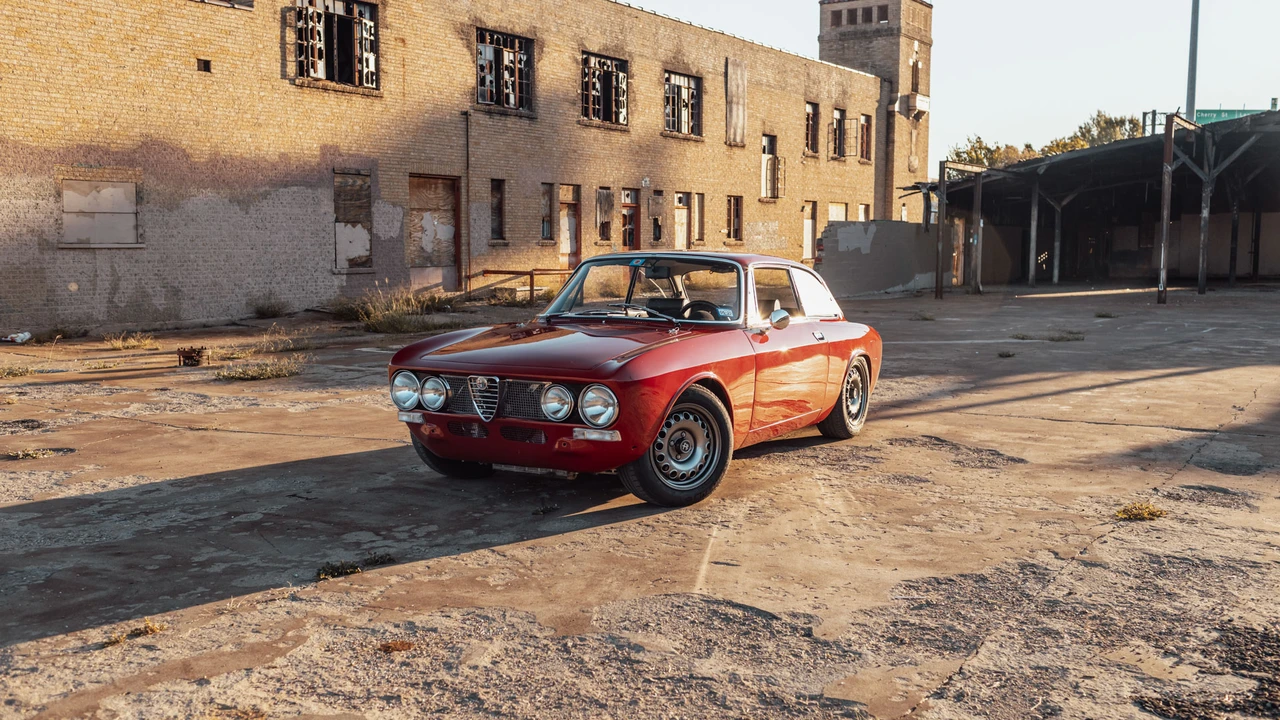 1974 Alfa Romeo 2000 GT Veloce - Image 4 of 31