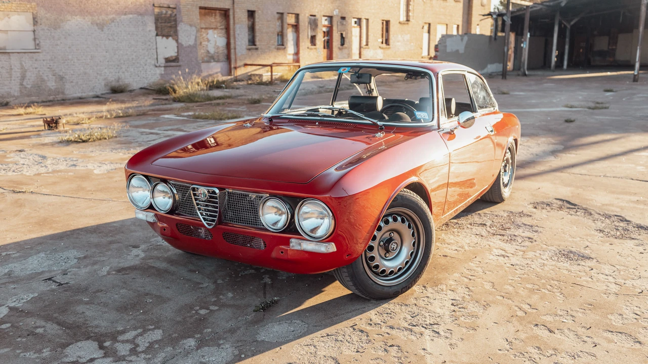 1974 Alfa Romeo 2000 GT Veloce - Image 5 of 31