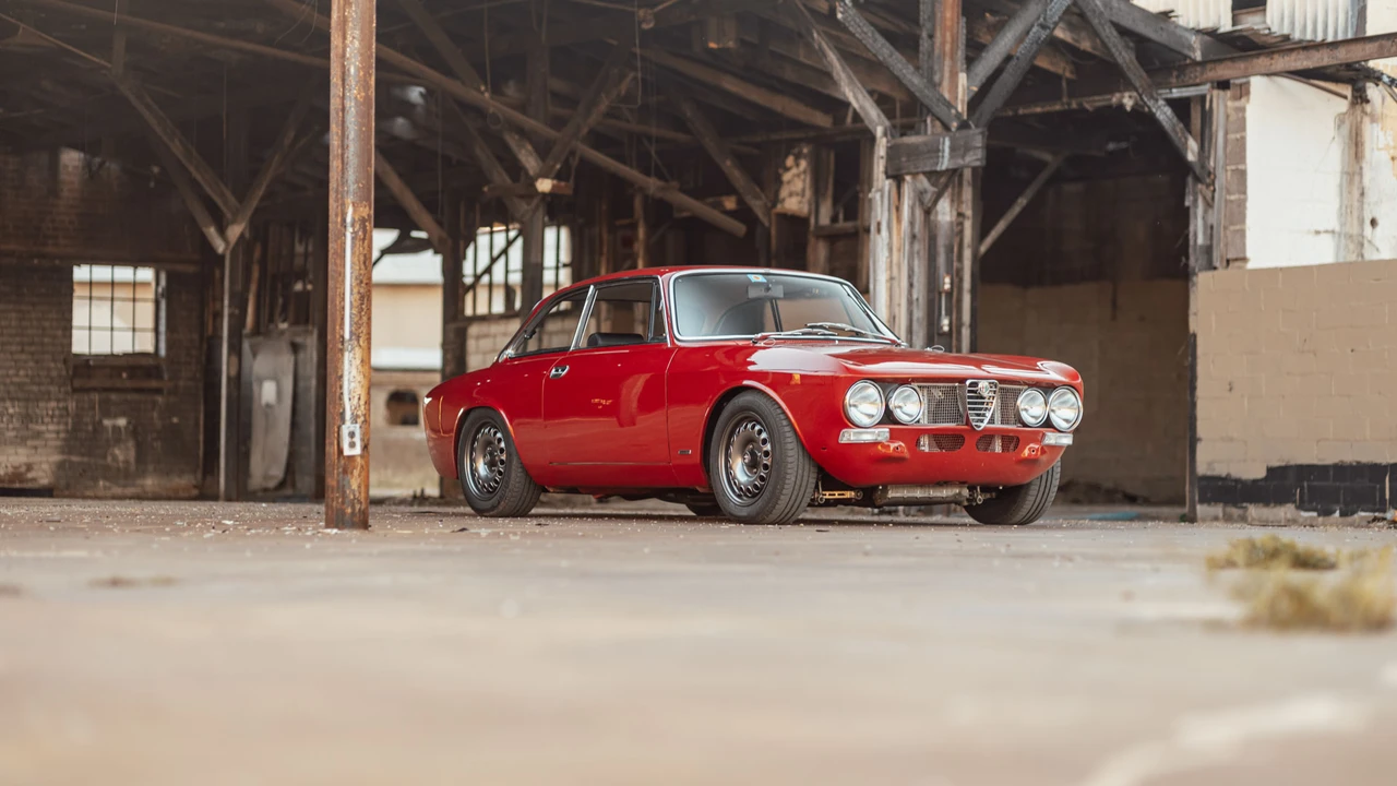 1974 Alfa Romeo 2000 GT Veloce - Image 14 of 31