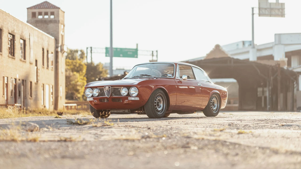 1974 Alfa Romeo 2000 GT Veloce - Image 8 of 31