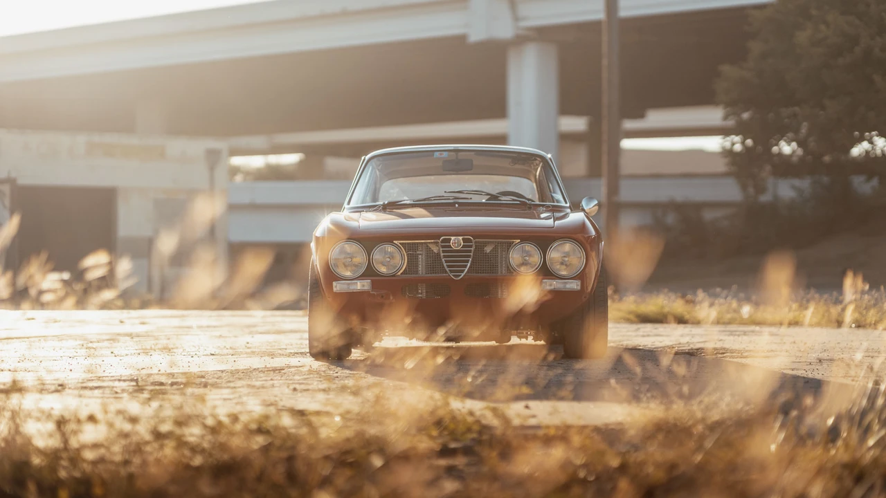 1974 Alfa Romeo 2000 GT Veloce - Image 10 of 31
