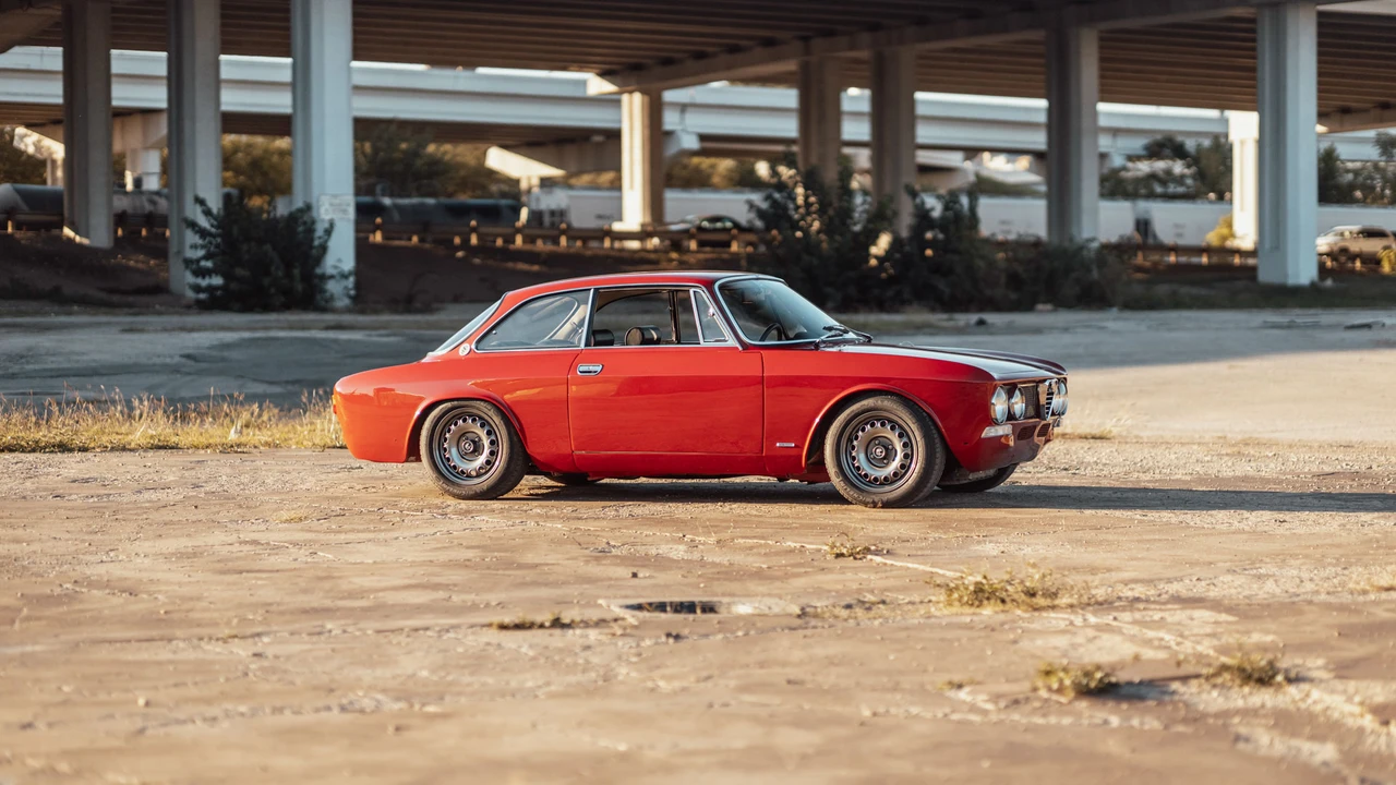 1974 Alfa Romeo 2000 GT Veloce - Image 16 of 31