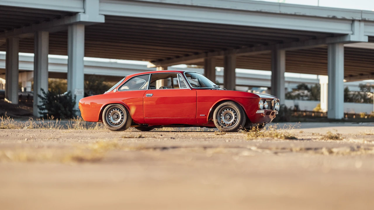 1974 Alfa Romeo 2000 GT Veloce - Image 15 of 31