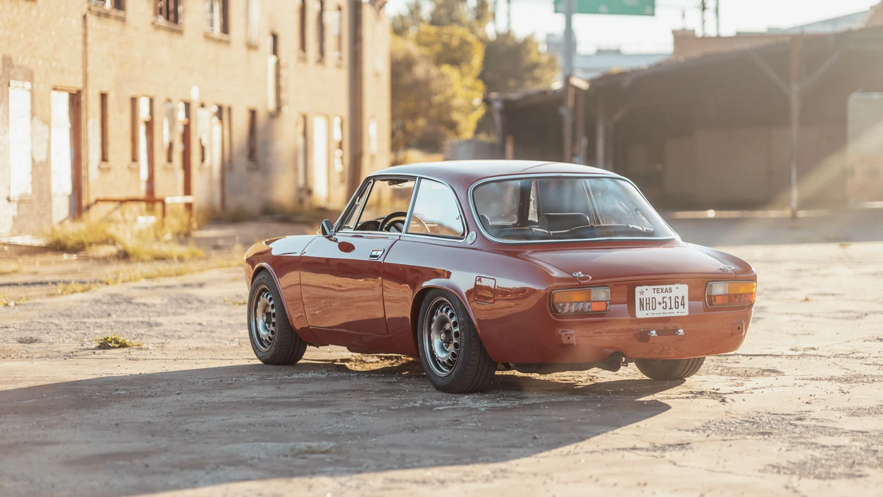 1974 Alfa Romeo 2000 GT Veloce - Image 31 of 31