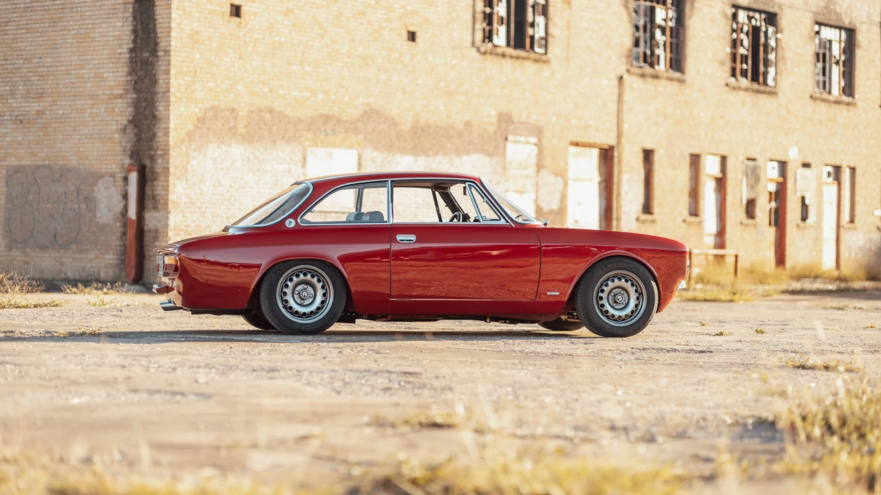 1974 Alfa Romeo 2000 GT Veloce - Image 18 of 31