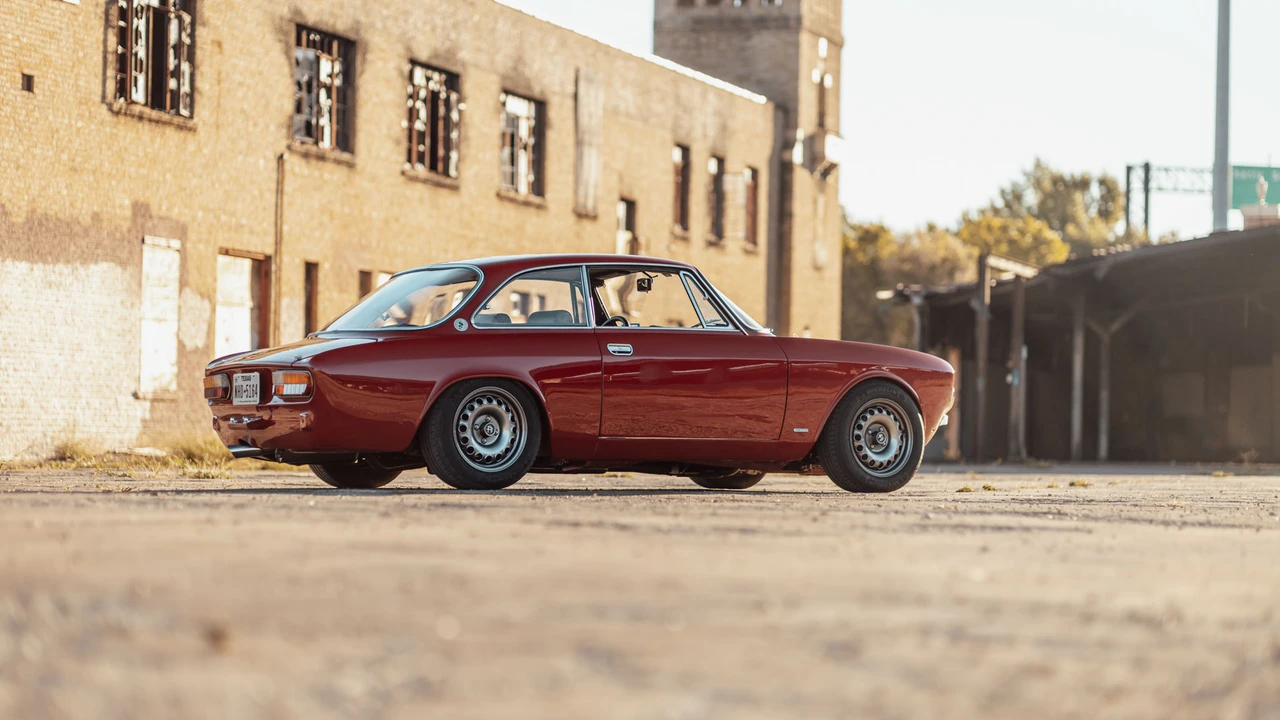 1974 Alfa Romeo 2000 GT Veloce - Image 19 of 31