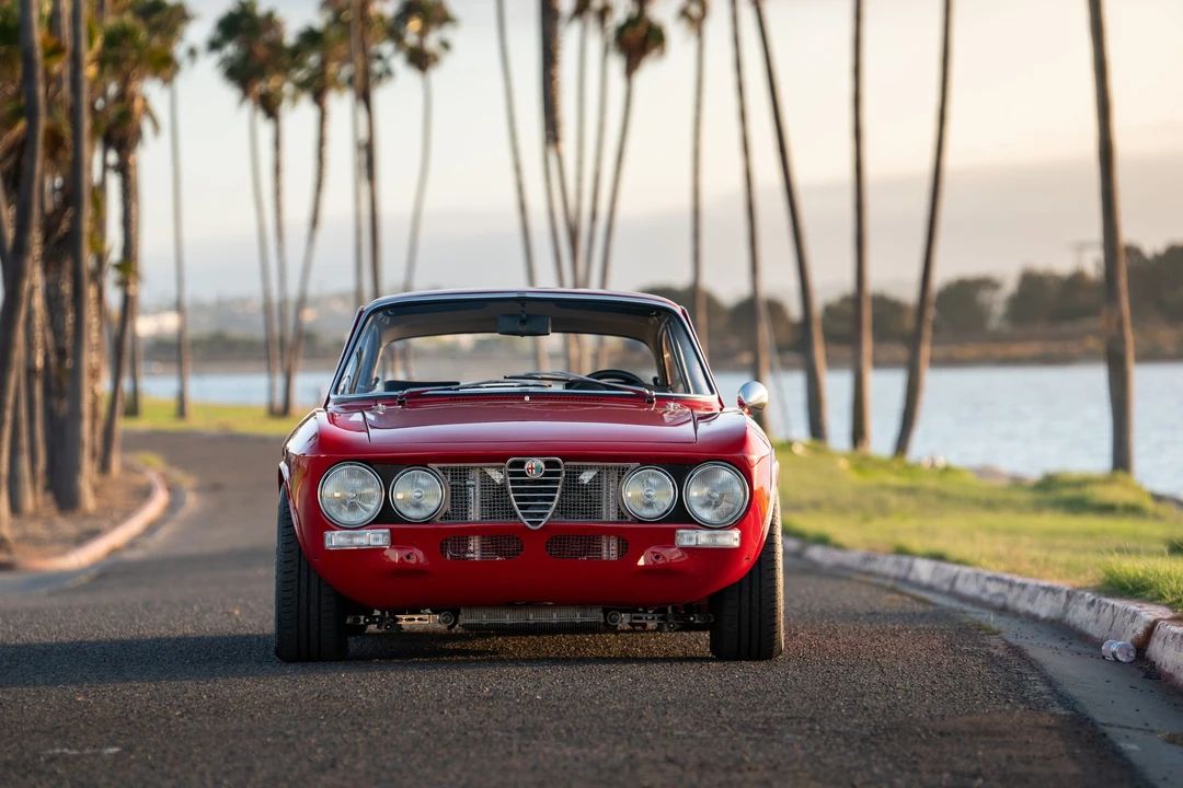1974 Alfa Romeo 2000 GT Veloce - Image 13 of 31