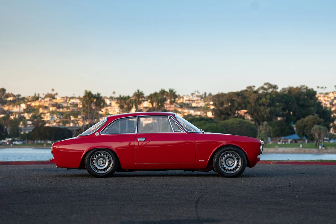 1974 Alfa Romeo 2000 GT Veloce - Image 22 of 31