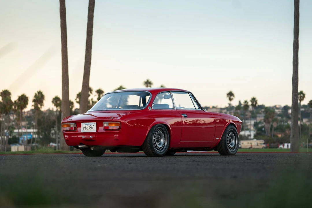 1974 Alfa Romeo 2000 GT Veloce - Image 25 of 31