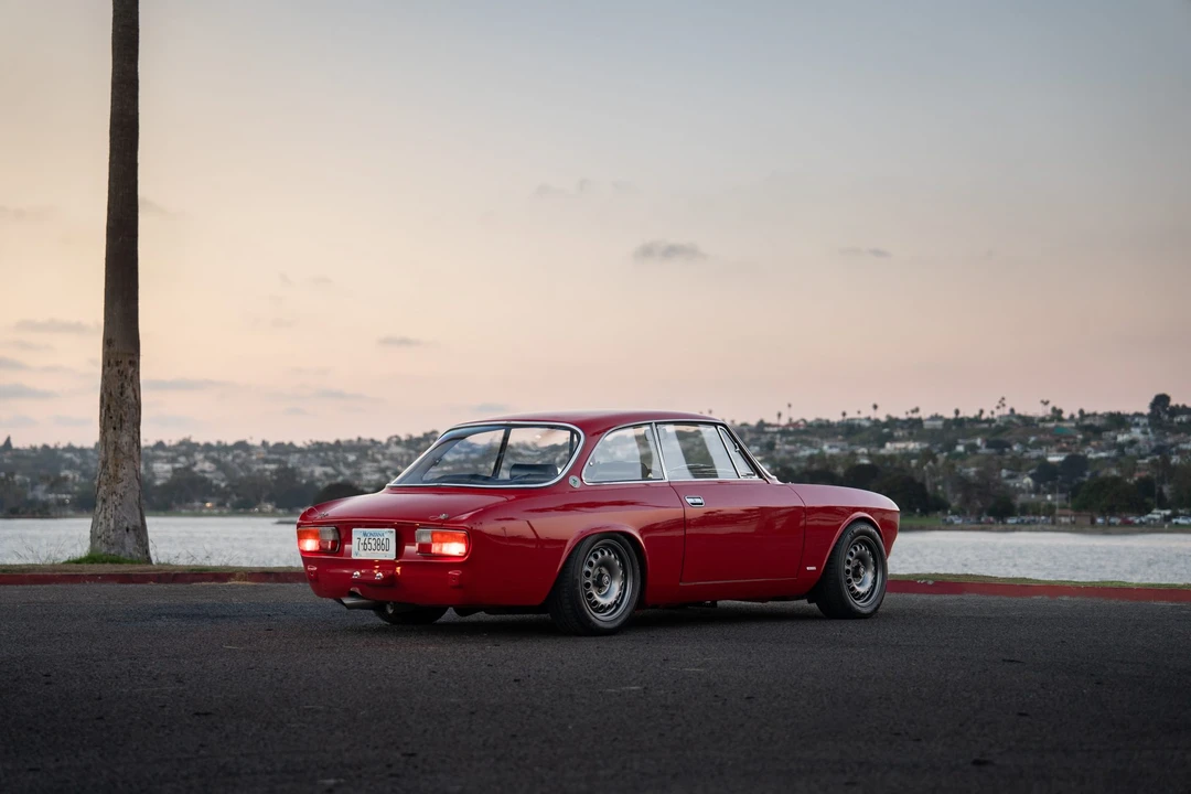 1974 Alfa Romeo 2000 GT Veloce - Image 26 of 31