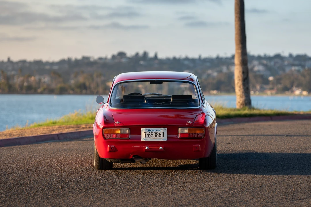 1974 Alfa Romeo 2000 GT Veloce - Image 29 of 31