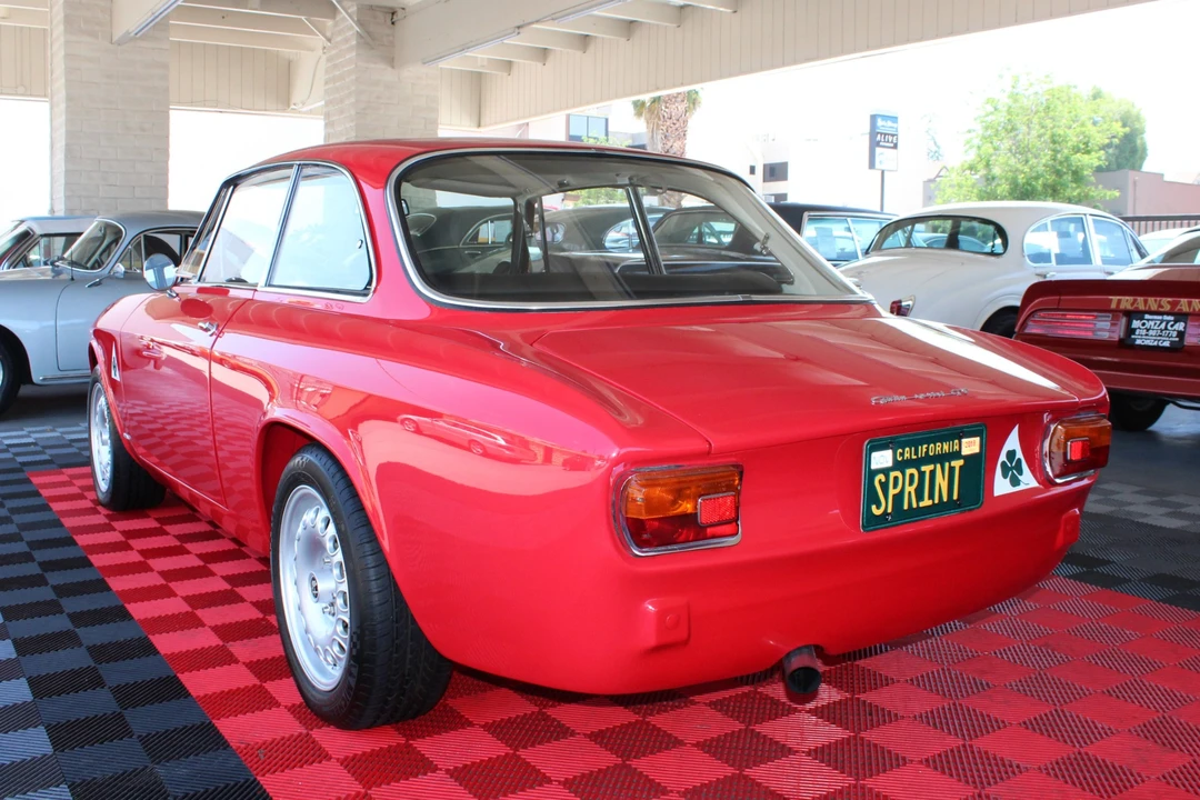 1964 Alfa Romeo Giulia Sprint GT - Image 11 of 31