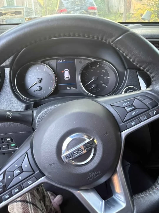 2020 Nissan Rogue - Image 3 of 5