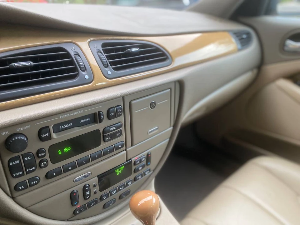 2001 Jaguar S-Type 2nd Gen - Image 10 of 13