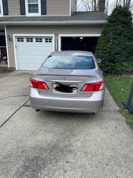 2007 Lexus ES 5th Gen - Image 4 of 10
