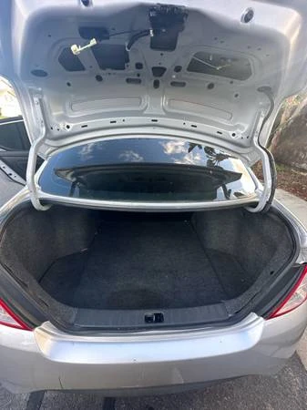 2015 Nissan Versa - Image 13 of 18