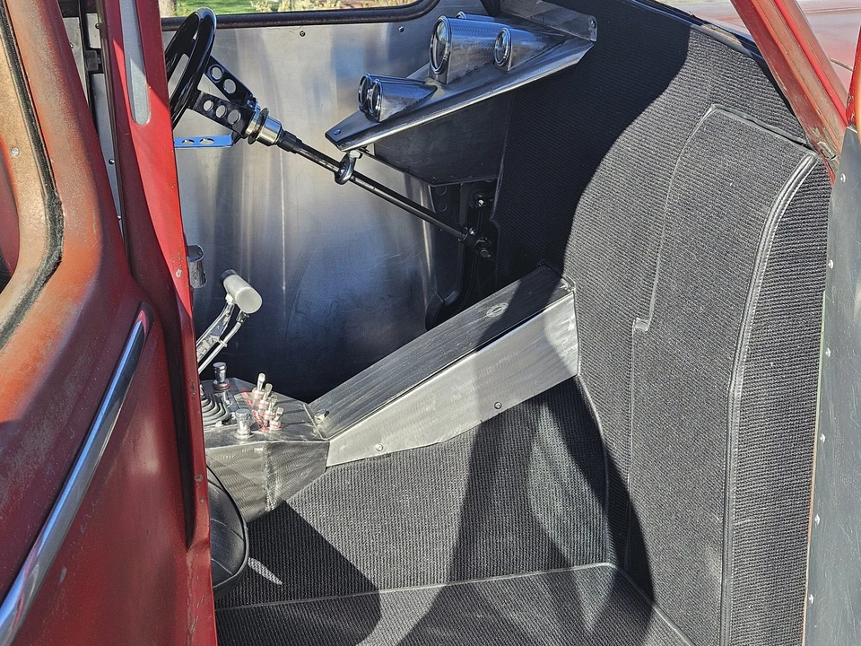 Vehicle image 24 of 31