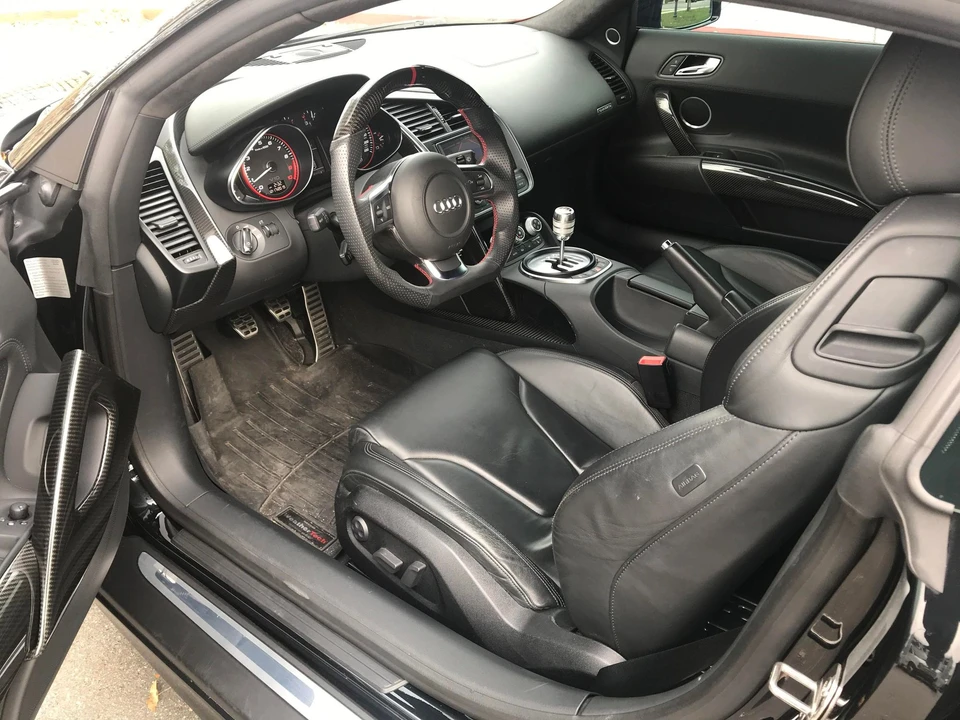 2010 Audi 42 R8 - Image 7 of 11