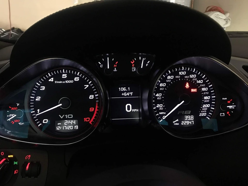 2010 Audi 42 R8 - Image 10 of 11