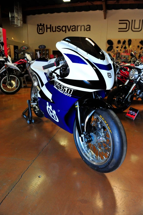 2009 Husqvarna - Image 5 of 5