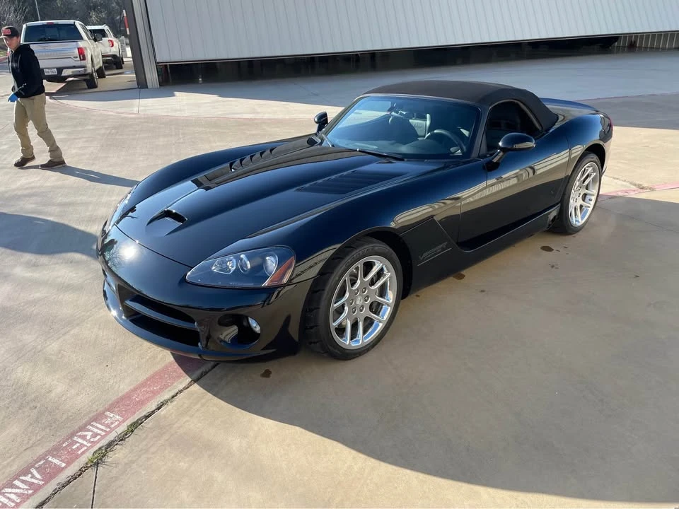 Dodge Viper 3rd Gen - Image 2 of 7