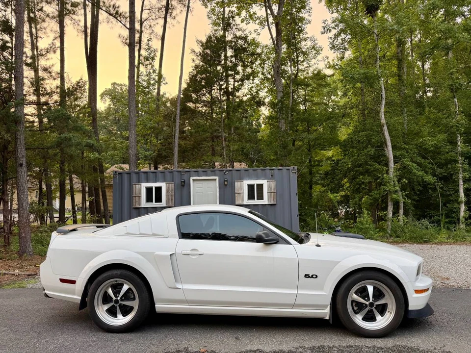 2006 Ford S197 Mustang GT - Image 2 of 17