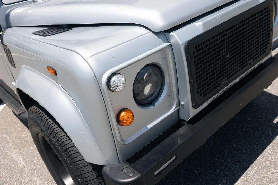 1996 Land Rover Defender 110 - Image 20 of 31