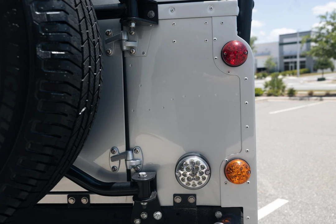 1996 Land Rover Defender 110 - Image 30 of 31