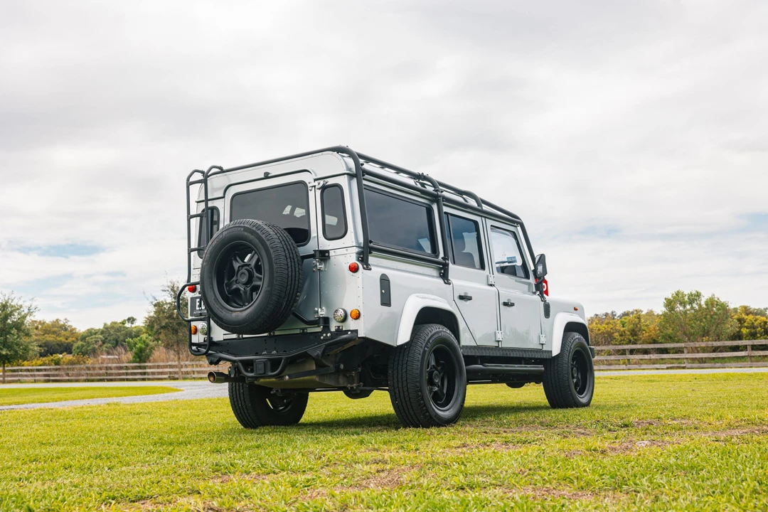 1996 Land Rover Defender 110 - Image 12 of 31