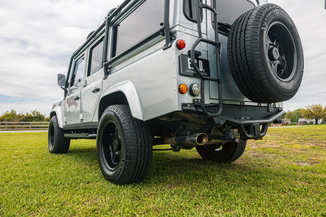 1996 Land Rover Defender 110 - Image 9 of 31