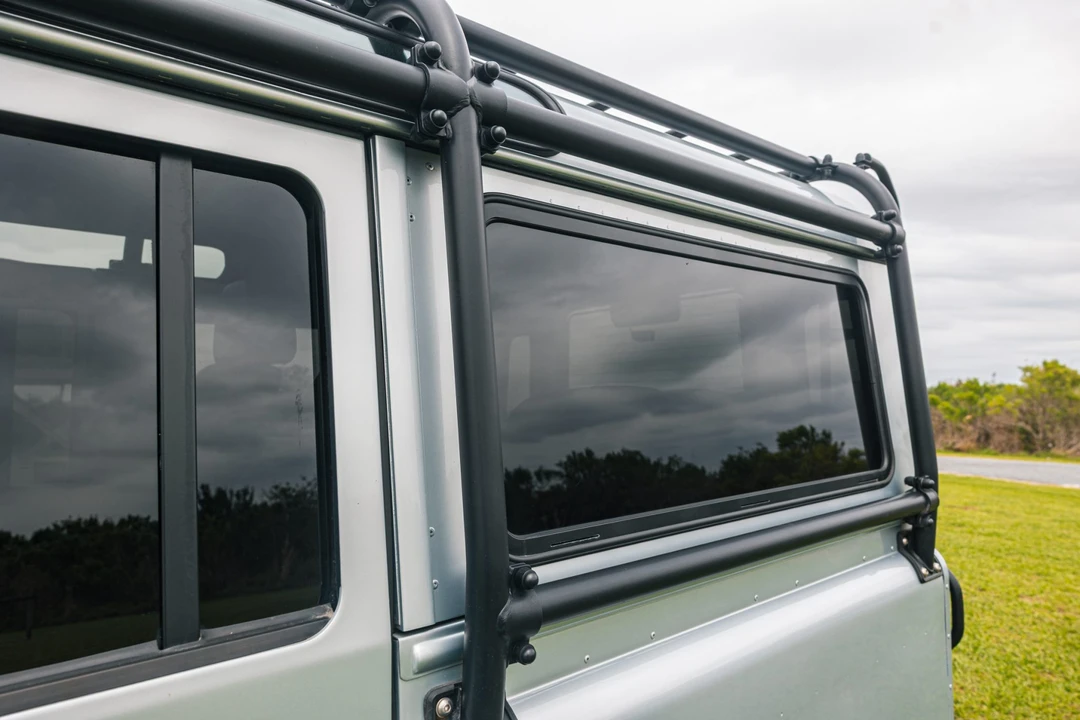 1996 Land Rover Defender 110 - Image 27 of 31