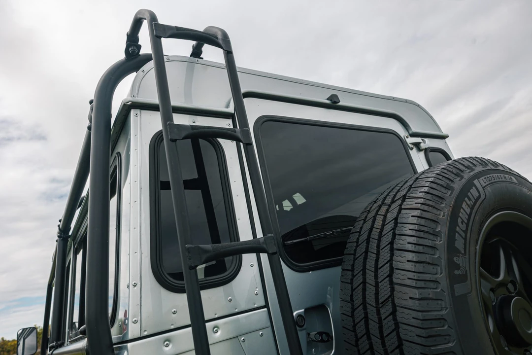 1996 Land Rover Defender 110 - Image 28 of 31