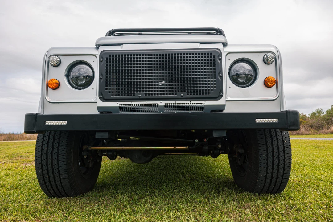 1996 Land Rover Defender 110 - Image 18 of 31
