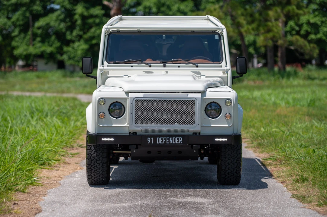1991 Land Rover Defender 110 - Image 4 of 31