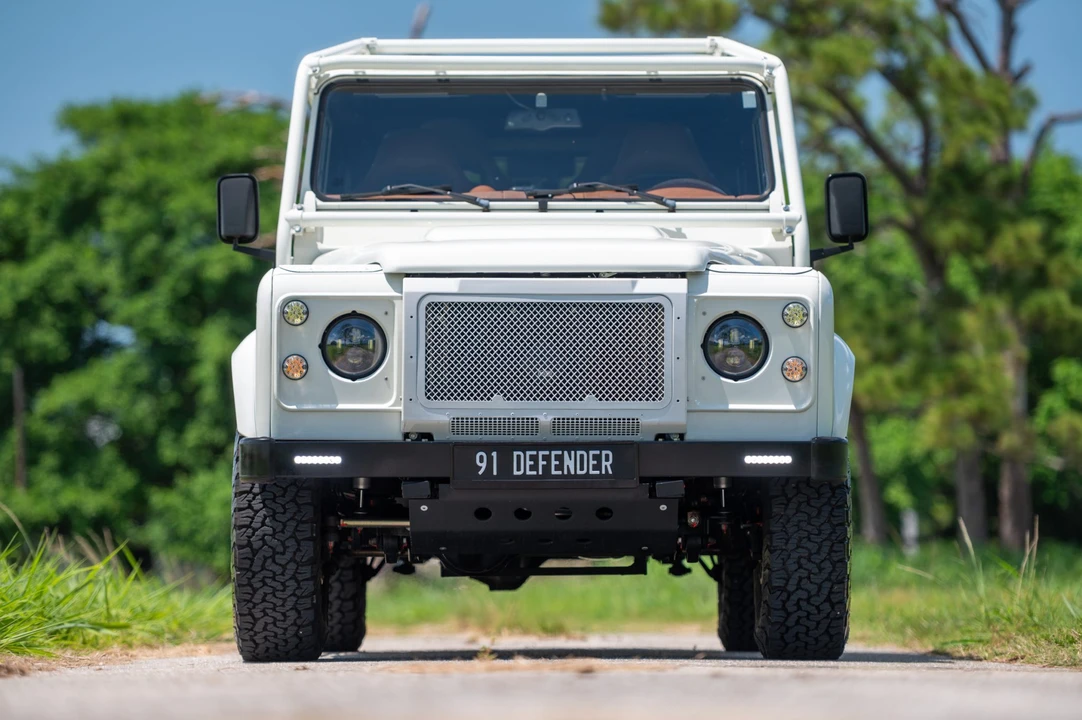 1991 Land Rover Defender 110 - Image 5 of 31
