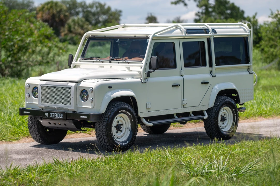 1991 Land Rover Defender 110 - Image 7 of 31