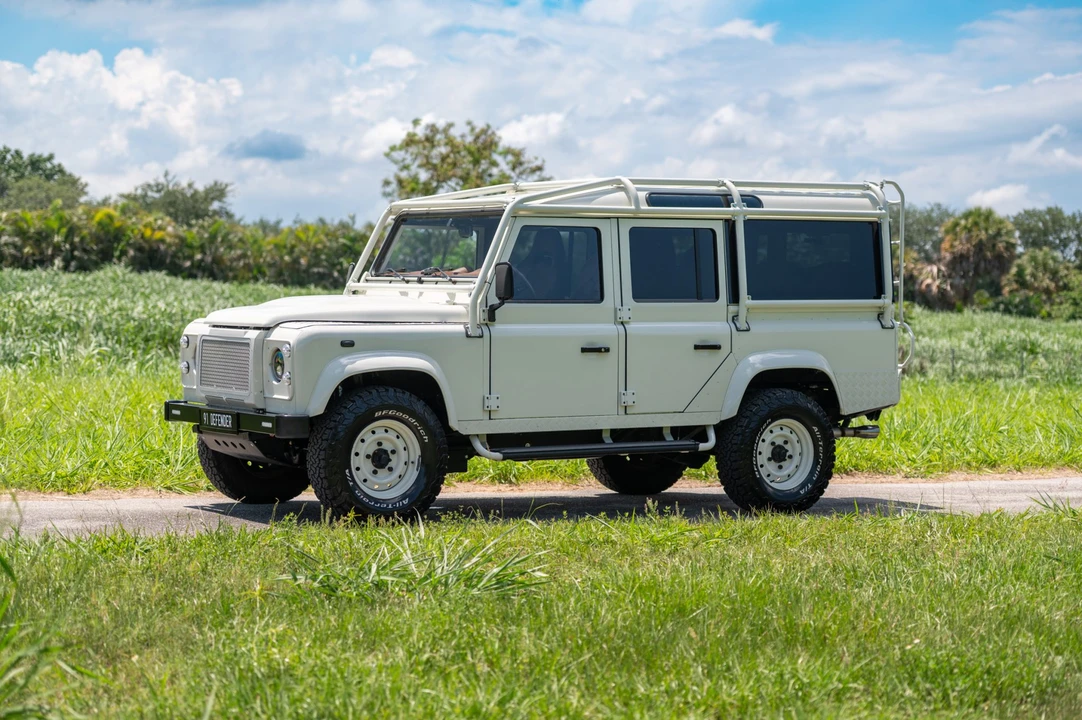 1991 Land Rover Defender 110 - Image 8 of 31