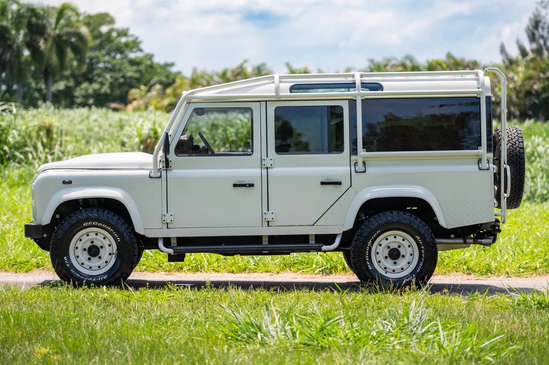 1991 Land Rover Defender 110 - Image 9 of 31